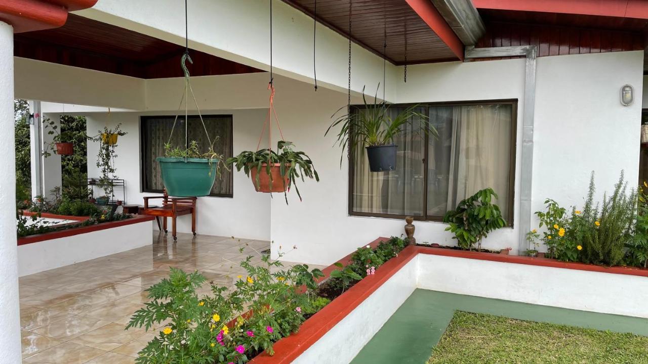 Las Pavitas Cottages La Fortuna Exterior foto