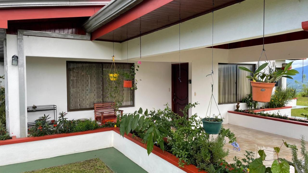 Las Pavitas Cottages La Fortuna Exterior foto